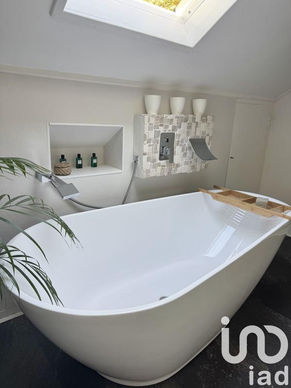 Maison - 225 m² - 6 pièces