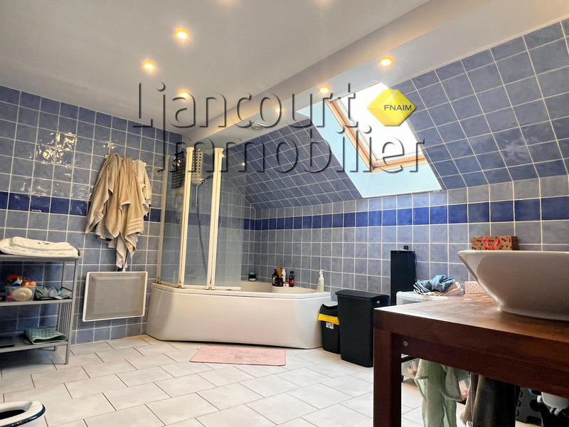 Maison - 120 m² - 5 pièces