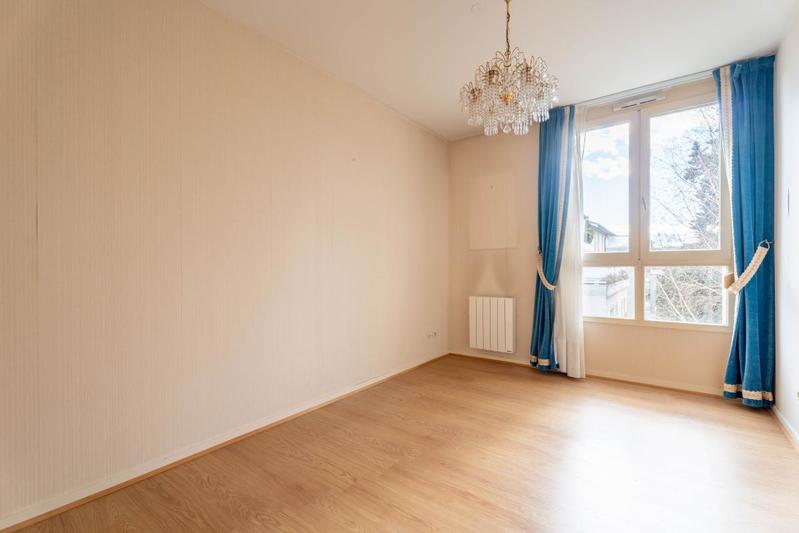 Appartement - 167 m² - 6 pièces