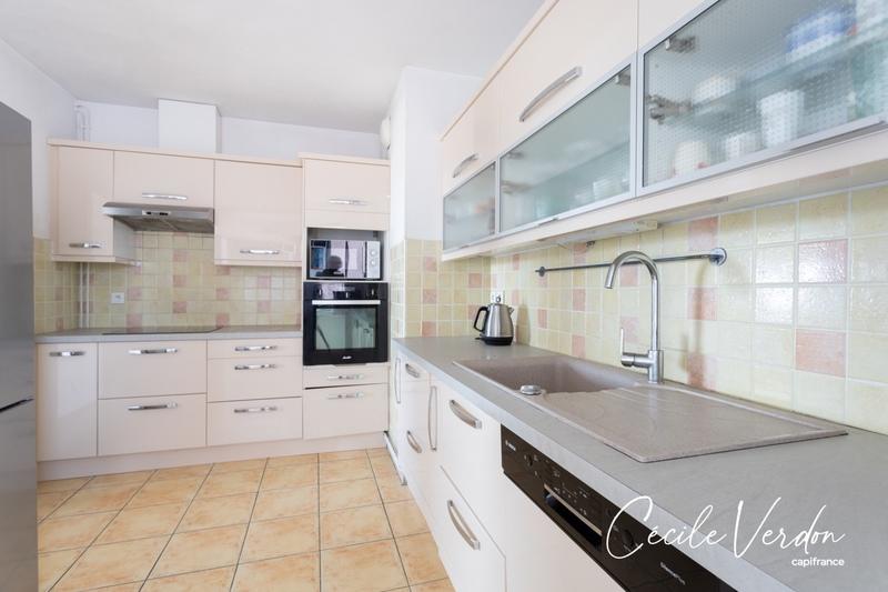 Appartement - 192 m² - 8 pièces