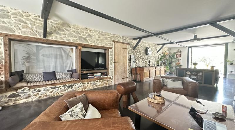 Maison - 312 m² - 9 pièces