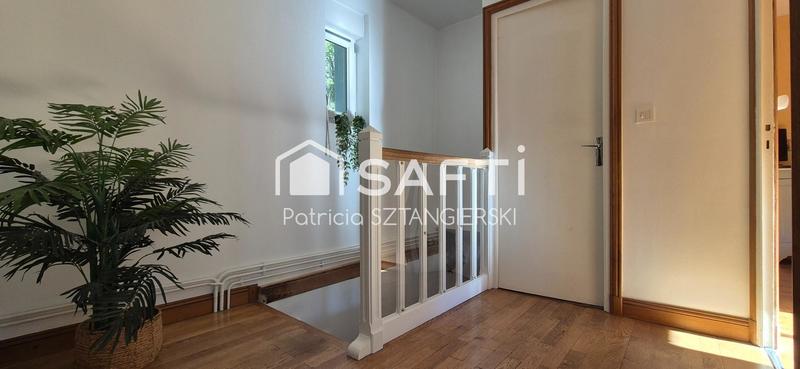 Maison - 205 m² - 10 pièces