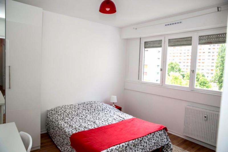 Chambre - 12 m² - 4 pièces