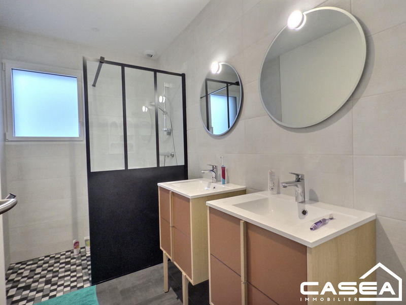 Maison contemporaine - 137 m² - 6 pièces