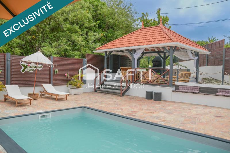 Maison - 230 m² - 8 pièces