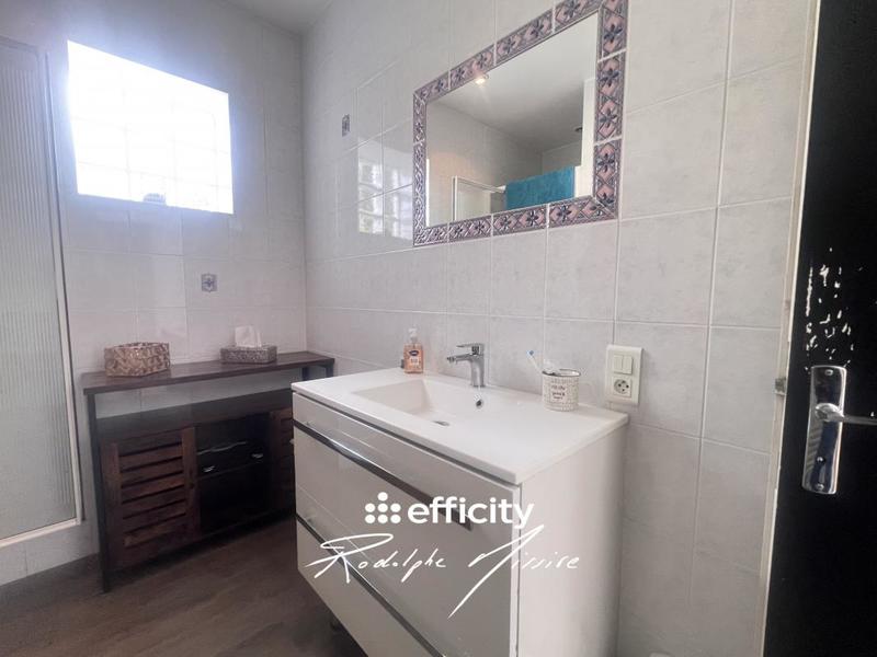 Maison - 220 m² - 8 pièces