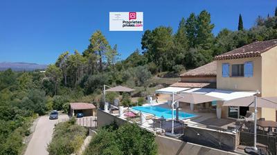 Maison - 140 m² - 5 pièces