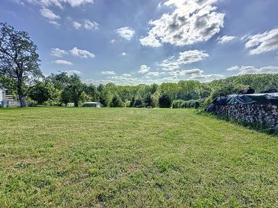 Terrain constructible - 1 586 m²