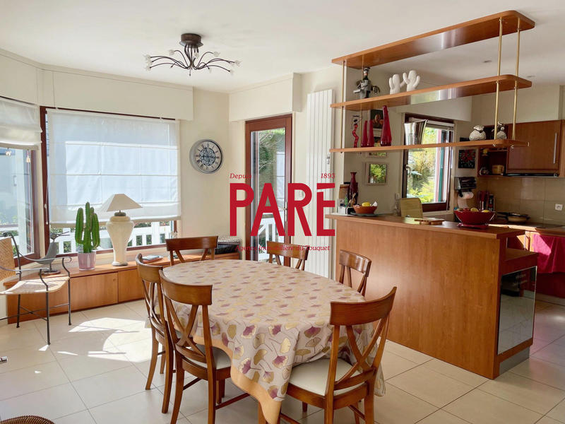 Maison - 167 m² - 8 pièces