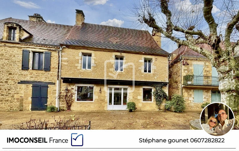 Maison - 185 m² - 9 pièces