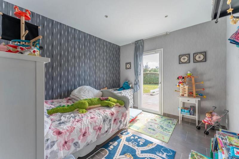 Propriété - 215 m² - 9 pièces