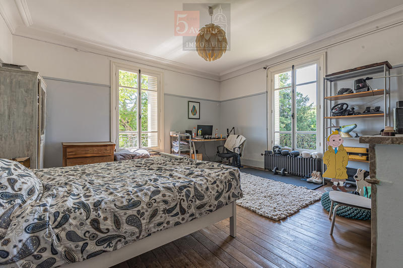 Maison - 300 m² - 9 pièces