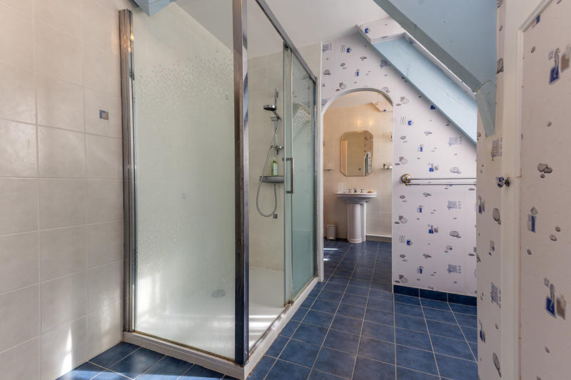 Maison - 198 m² - 8 pièces