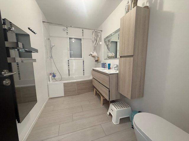 Maison - 248 m² - 7 pièces