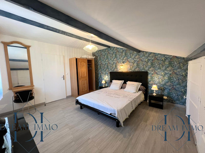 Maison - 207 m² - 7 pièces