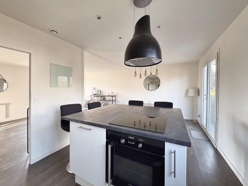 Maison - 121 m² - 5 pièces