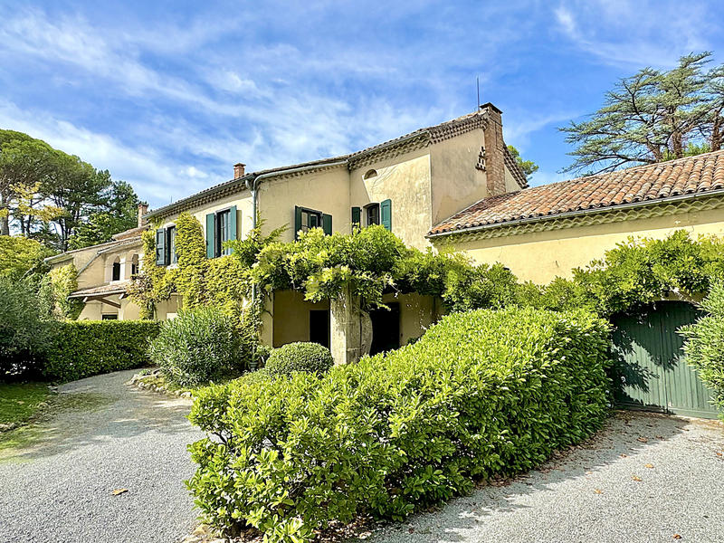 Villa - 425 m² - 8 pièces