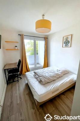 Chambre - 97 m² - 1 pièce