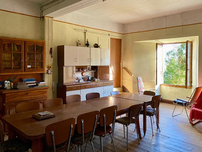 Maison - 200 m² - 7 pièces