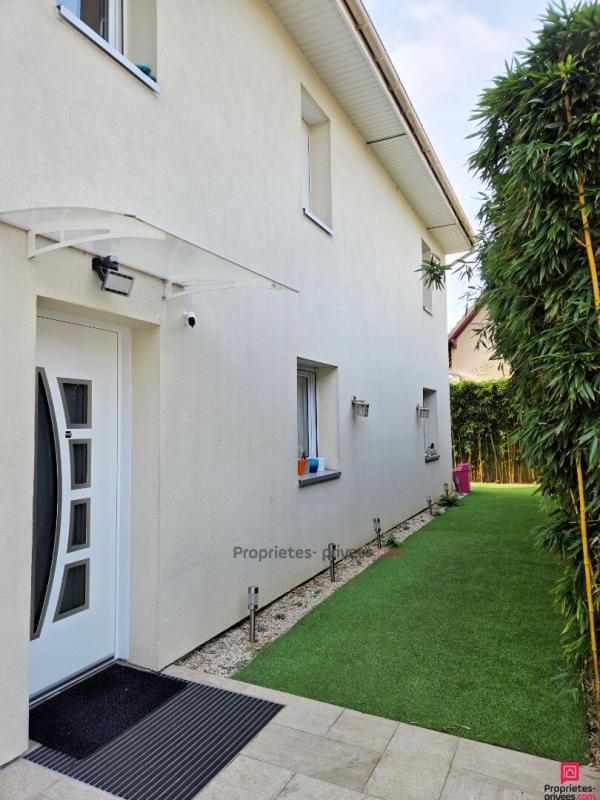 Maison - 268 m² - 10 pièces