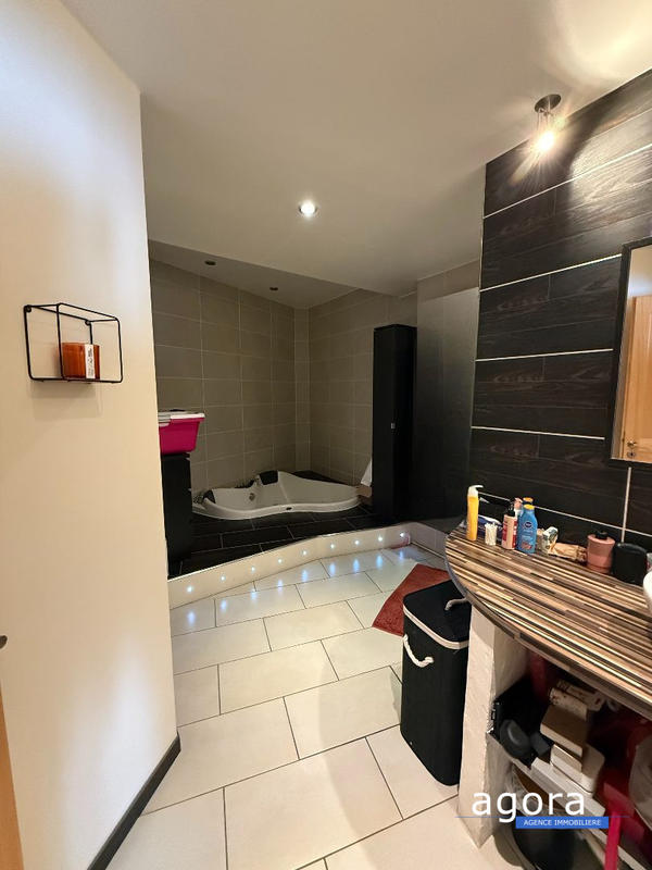 Appartement - 93 m² - 4 pièces