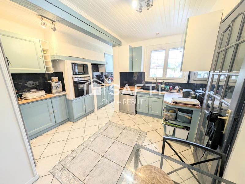 Maison - 140 m² - 5 pièces