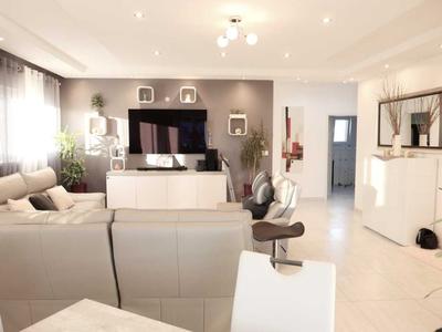 Appartement - 115 m² - 5 pièces