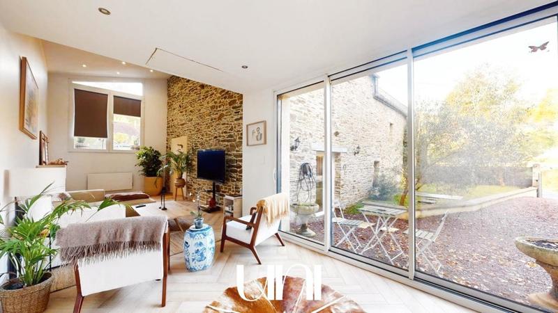 Maison - 210 m² - 6 pièces