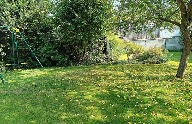 Maison - 240 m² - 10 pièces