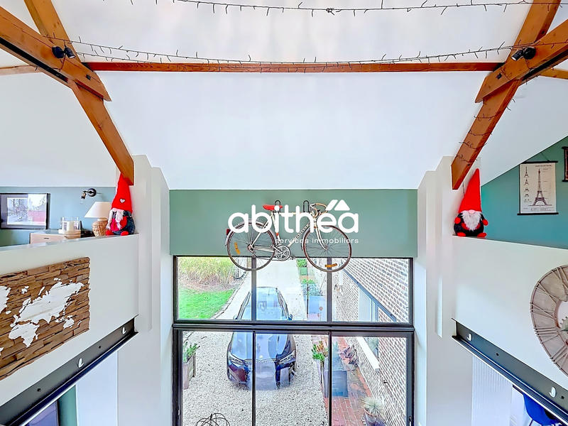 Maison - 270 m² - 9 pièces