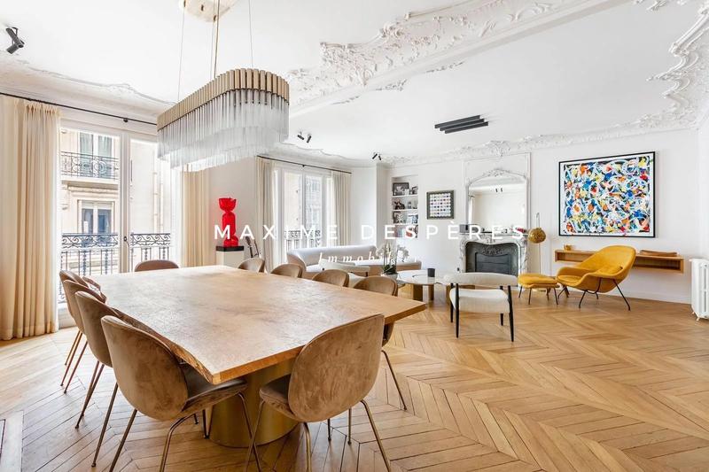 Appartement - 216 m² - 8 pièces