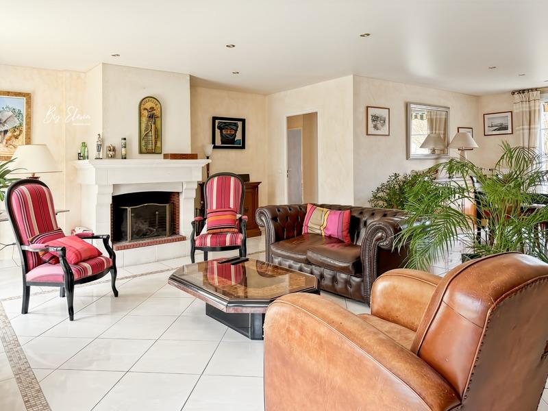 Villa - 189 m² - 7 pièces