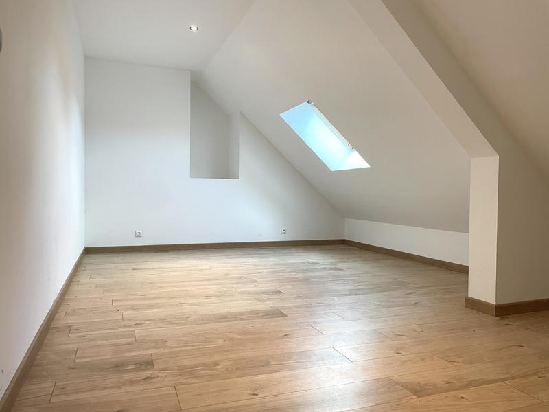 Maison - 150 m² - 8 pièces