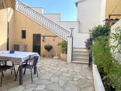 Maison de ville - 142 m² - 8 pièces