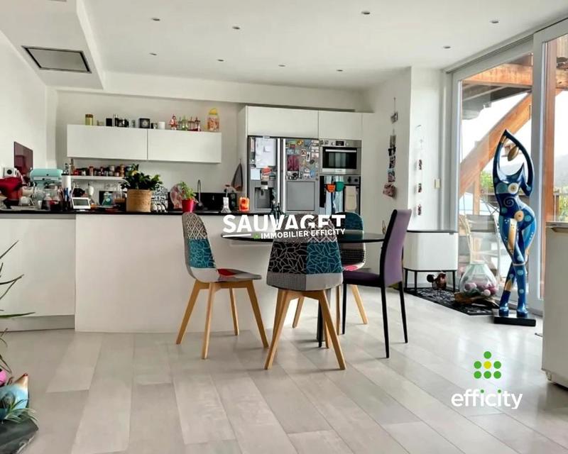 Maison - 320 m² - 11 pièces