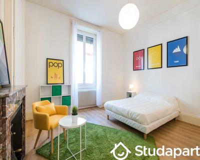 Chambre - 80 m² - 1 pièce