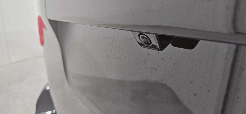 Peugeot Traveller m BlueHDi 180ch s&amp;S Eat8 Business Pack