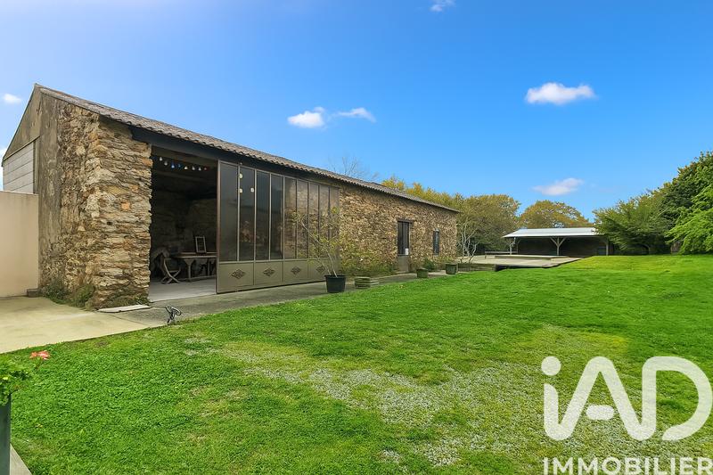 Maison - 285 m² - 9 pièces