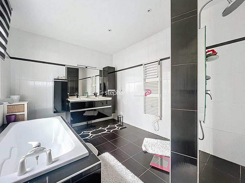 Maison - 151 m² - 4 pièces