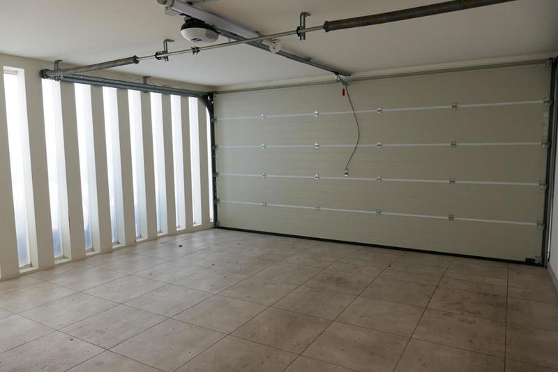 Maison - 221 m² - 5 pièces