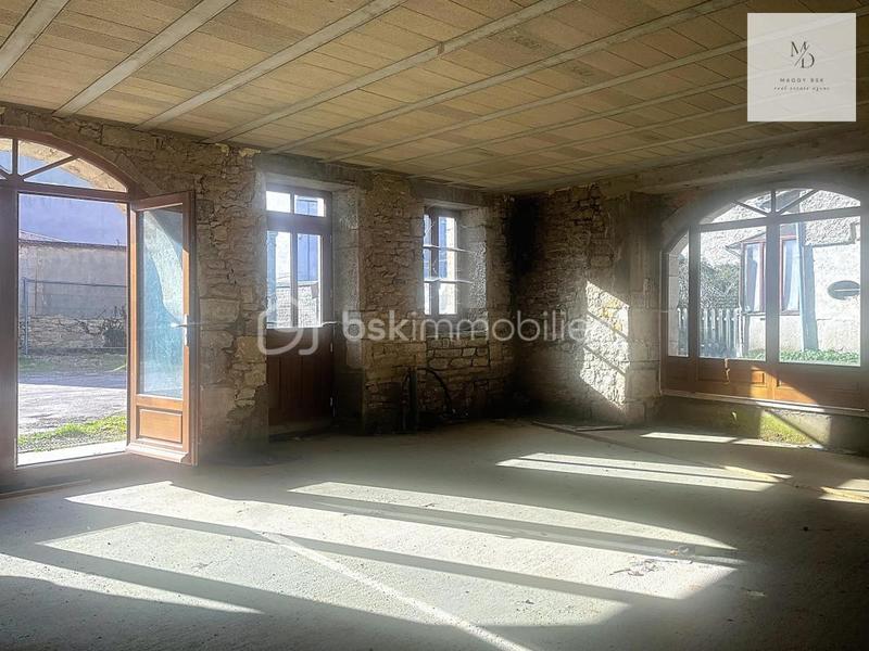 Propriété - 300 m² - 7 pièces