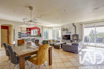 Maison - 185 m² - 7 pièces