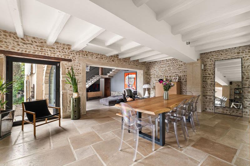 Maison - 270 m² - 8 pièces