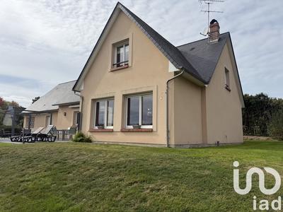 Maison - 220 m² - 8 pièces