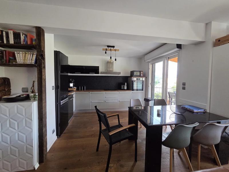 Appartement - 92 m² - 4 pièces