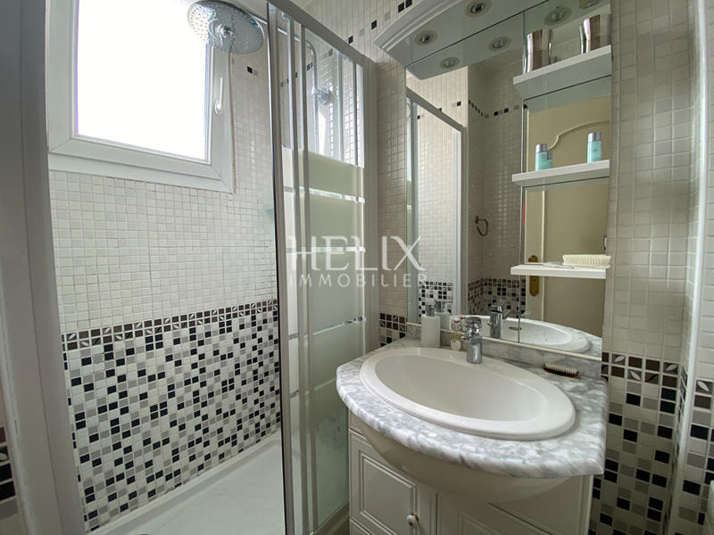 Appartement - 100 m² - 5 pièces