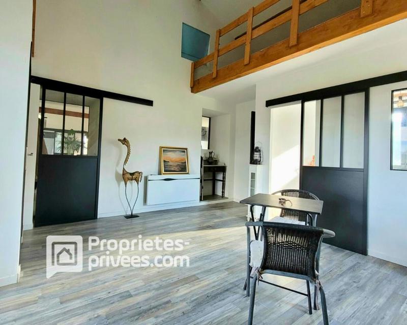 Maison - 210 m² - 9 pièces