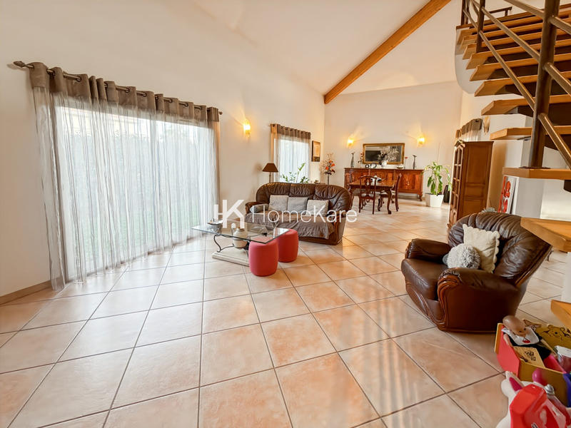 Maison - 224 m² - 6 pièces