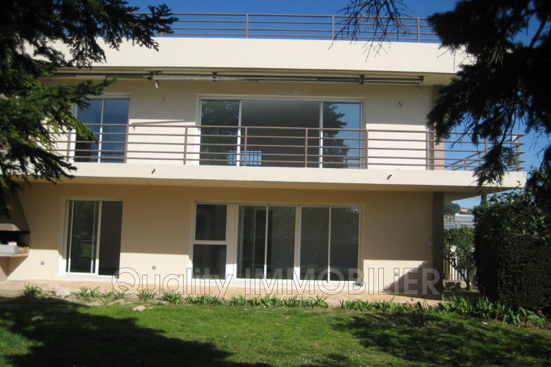 Villa - 180 m² - 6 pièces