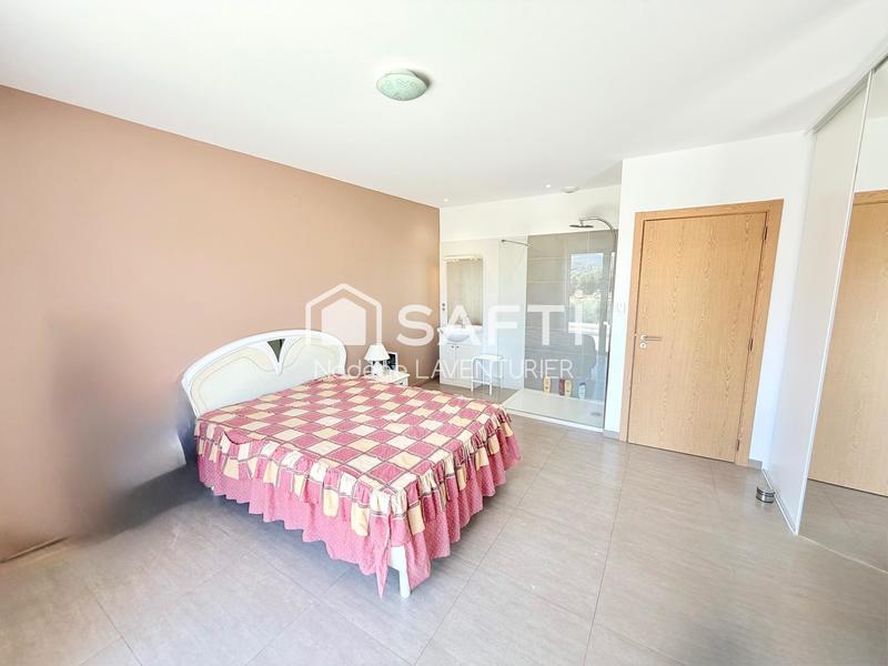 Maison - 238 m² - 9 pièces